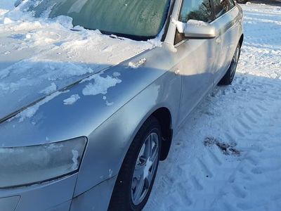 używany Audi A6 C6 3.2 benzyna sprowadzony na części.
