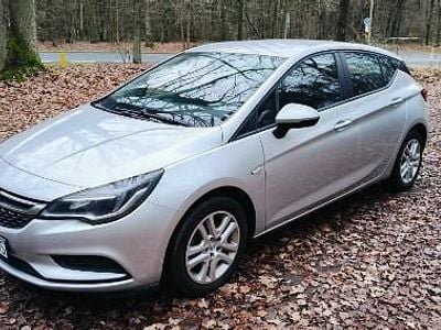 Srebrny Używany 2017 Opel Astra Hatchback | 37 500 zł (Uczciwa cena)