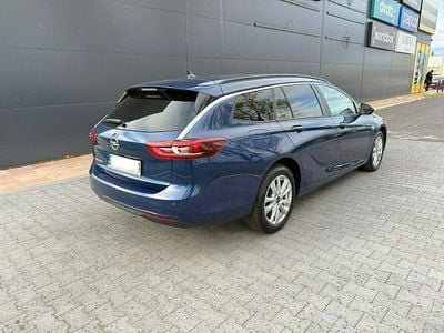 Używany Opel Insignia 122 KM (89 kW) 2021 Niebieski (metalik, perła) Kombi