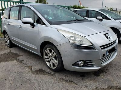 Srebrny Używany 2010 Peugeot 5008 Minivan | 7999 zł