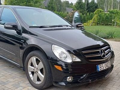 Czarny Używany 2010 Mercedes R350 Minivan | 39 000 zł