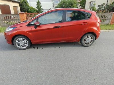 Czerwony Używany 2009 Ford Fiesta Hatchback | 9500 zł (Uczciwa cena)