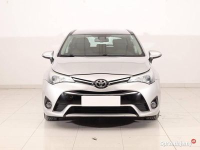 Srebrny Używany 2015 Toyota Avensis Kombi | 34 999 zł