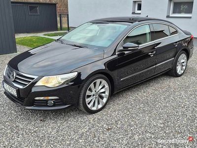 Czarny Używany 2011 VW Passat Highline Sedan/Limuzyna | 29 999 zł (Dobra cena)