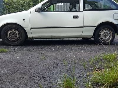 używany Suzuki Swift Auto na Wrak race ryby las1.0 automat z ubezpieczeniem