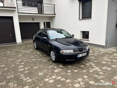 Granatowy Używany 2000 Mitsubishi Carisma Elegance Hatchback | 7990 zł