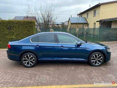 Niebieski Używany 2022 VW Passat Sedan/Limuzyna | 82 900 zł (Uczciwa cena)
