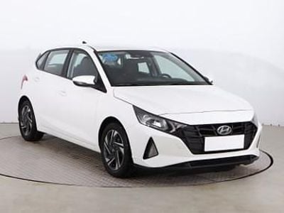 Używany Hyundai i20 84 KM (61 kW) 2021 Biały Hatchback