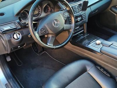 Srebrny Używany 2009 Mercedes E350 Avantgarde Kombi | 34 900 zł
