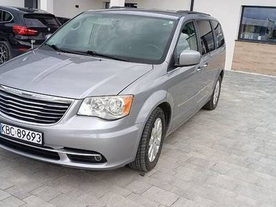 Używany 2014 Chrysler Town & Country Minivan | 66 000 zł