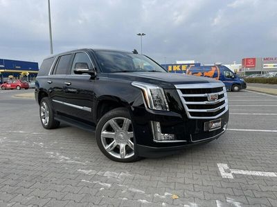 używany Cadillac Escalade 6.1dm 420KM 2020r. 52 960km