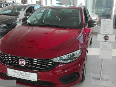 Czerwony (metalik) Używany 2018 Fiat Tipo Sedan/Limuzyna | 49 550 zł (Dość drogi)