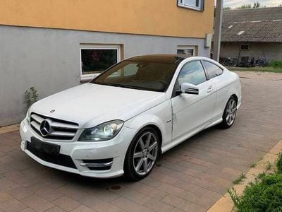 Używany Mercedes 250 2011 Biały Coupe