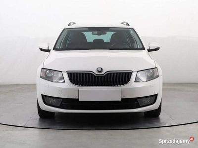 Biały Używany 2015 Skoda Octavia Kombi | 31 999 zł (Uczciwa cena)