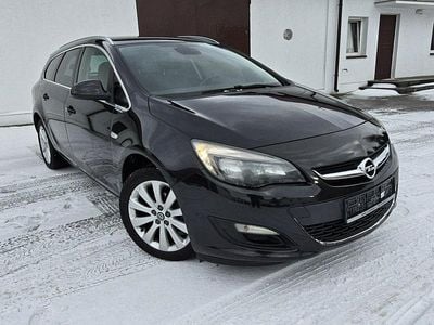 Czarny Używany 2014 Opel Astra Kombi | 19 900 zł (Dobra cena)