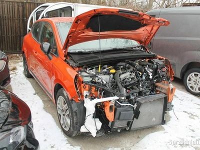 Używany Renault Clio V 91 KM (66 kW) 2024 Pomarańczowy Hatchback