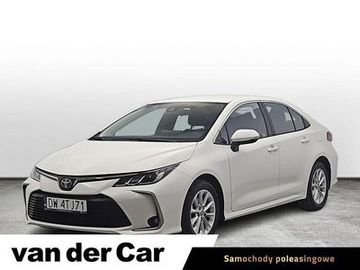 Używany Toyota Corolla Comfort 125 KM (91 kW) 2022 Biały Sedan/Limuzyna
