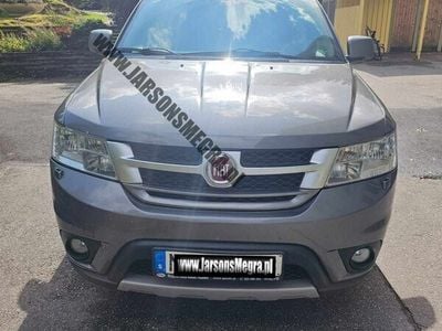 Używany Fiat Freemont 170 KM (125 kW) 2012 Szary SUV