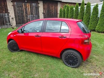 Czerwony Używany 2007 Toyota Yaris Hatchback | 10 900 zł (Uczciwa cena)