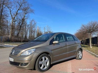 Mercedes B180
