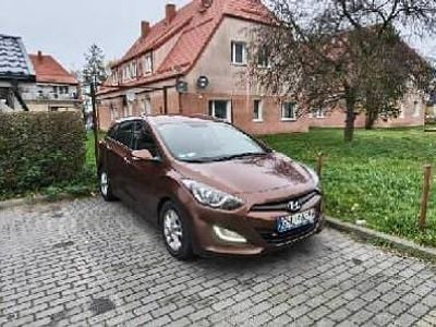Używany Hyundai i30 90 KM (66 kW) 2013 Brązowy (metalik) Kombi
