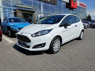Używany Ford Fiesta Trend 75 KM (55 kW) 2013 Biały Hatchback