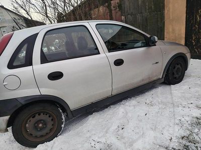 Srebrny Używany 2002 Opel Corsa Hatchback | 1700 zł