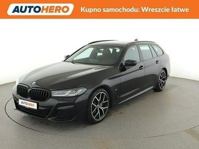 Czarny Używany 2020 BMW 520 M Sport Kombi | 126 200 zł