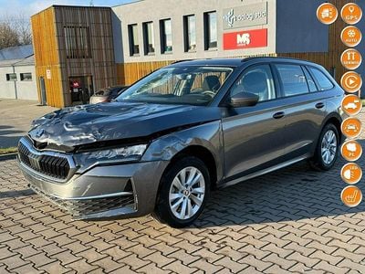 Szary (metalik) Używany 2024 Skoda Octavia Selection Kombi | 32 900 zł
