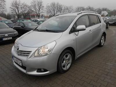 Używany Toyota Verso 127 KM (93 kW) 2010 Srebrny Minivan