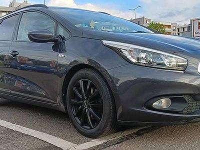 Grafitowy Używany 2013 Kia Ceed Hatchback | 27 000 zł (Uczciwa cena)