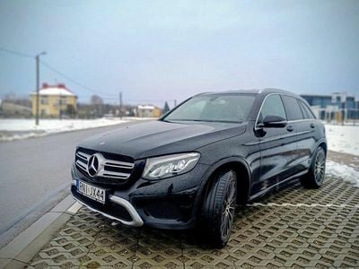 Czarny Używany 2017 Mercedes GLC220 SUV | 99 000 zł