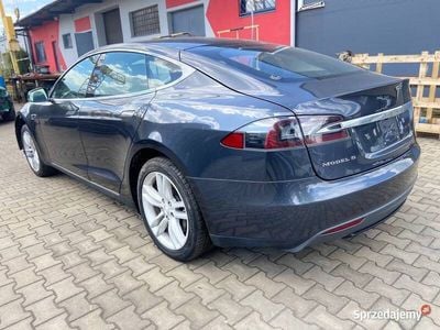 Używany Tesla Model S Standard Range 2015 Hatchback