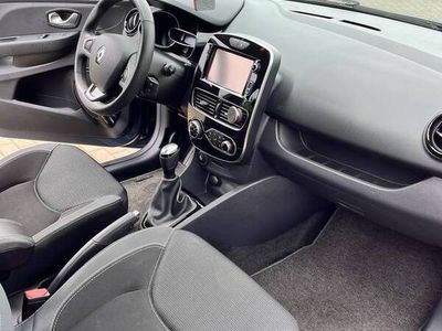 Grafitowy Używany 2017 Renault Clio IV Hatchback | 39 900 zł (Dość drogi)