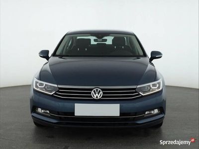Używany VW Passat 2015 Niebieski Sedan/Limuzyna