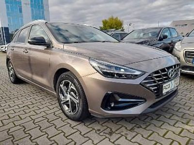 Używany Hyundai i30 120 KM (88 kW) 2022 Brązowy Kombi