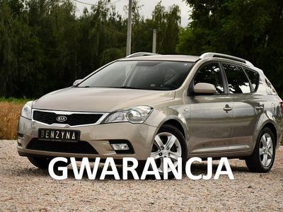 Używany Kia Ceed 105 KM (77 kW) 2012 Beżowy (metalik, perła) Hatchback
