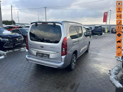 Srebrny (metalik) Używany 2024 Toyota Proace Verso City Kombi | 67 900 zł
