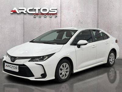 Używany Toyota Corolla Active 98 KM (72 kW) 2022 Biały Sedan/Limuzyna
