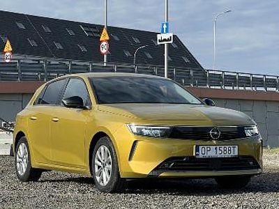 Żółty Używany 2023 Opel Astra Edition Hatchback | 74 900 zł (Drogi)