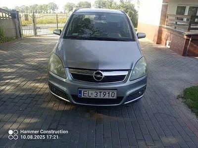 Szary Używany 2007 Opel Zafira Minivan | 9000 zł (Uczciwa cena)