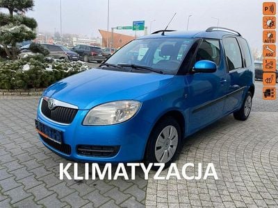 Niebieski Używany 2009 Skoda Roomster Minivan | 15 900 zł