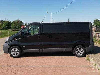 używany Opel Vivaro 2.5 CDTI Czarny Dlugi