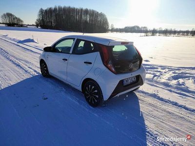 Używany Toyota Aygo 72 KM (52 kW) 2021 Biały Hatchback