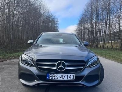 Używany Mercedes 220 2016