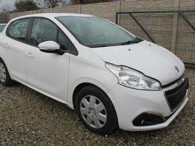 Biały Używany 2017 Peugeot 208 Hatchback | 17 900 zł