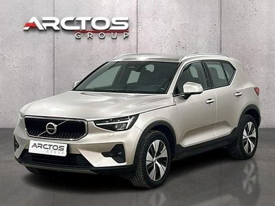 Beżowy Używany 2022 Volvo XC40 Core SUV | 117 900 zł (Uczciwa cena)