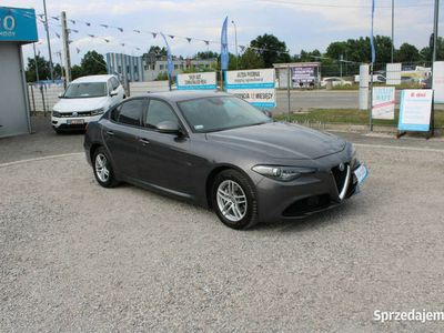 używany Alfa Romeo Giulia 2dm 201KM 2019r. 60 000km