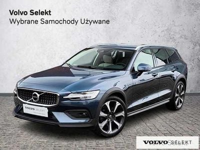 Używany Volvo V60 CC 197 KM (144 kW) 2021 Niebieski Kombi