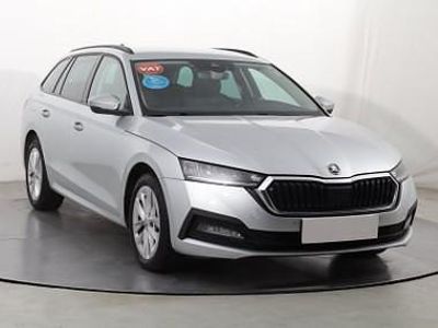 Używany Skoda Octavia 116 KM (85 kW) 2021 Srebrny Kombi